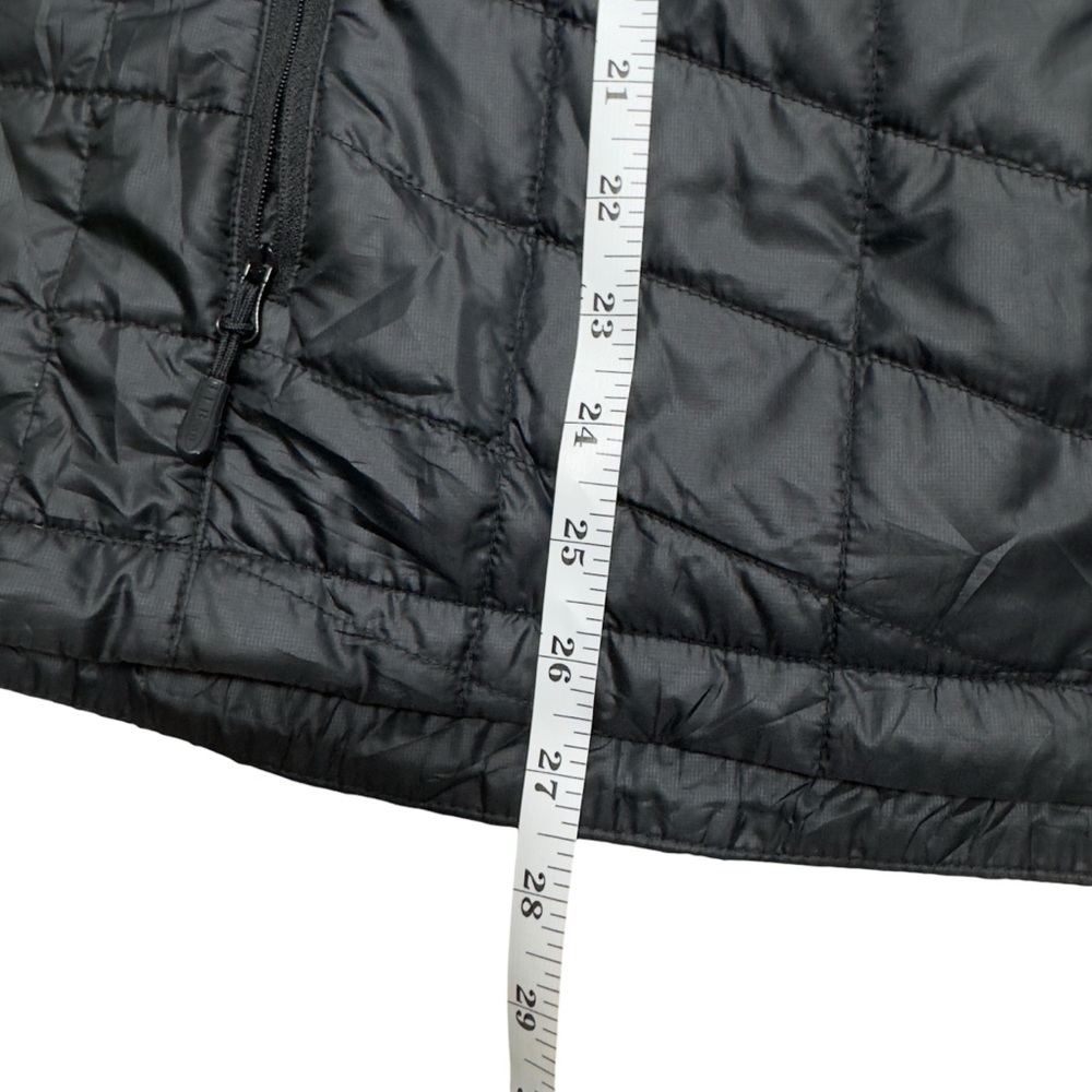 L.L. Bean Women's Black Quilted Lightweight Insulated Vest - Picture 6 of 10